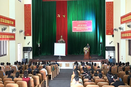 Mường Lát: Nâng cao kiến thức tổng hợp cho đảng viên các chi bộ thuộc Kết luận số 50-KL/TU