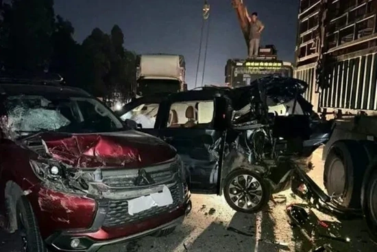 Tai nạn liên hoàn trên cao tốc Nội Bài-Lào Cai: 11 ôtô bị hư hỏng