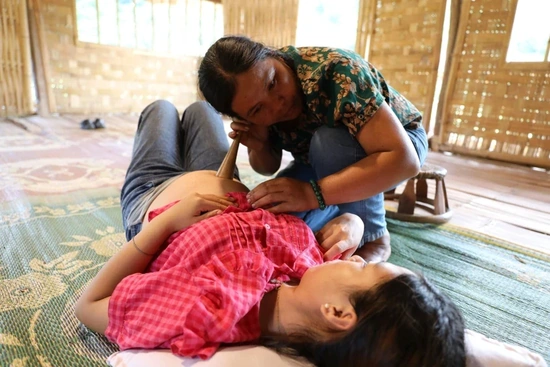 Cả nước có gần 25.000 nữ hộ sinh đang làm việc tại các cơ sở dịch vụ công lập