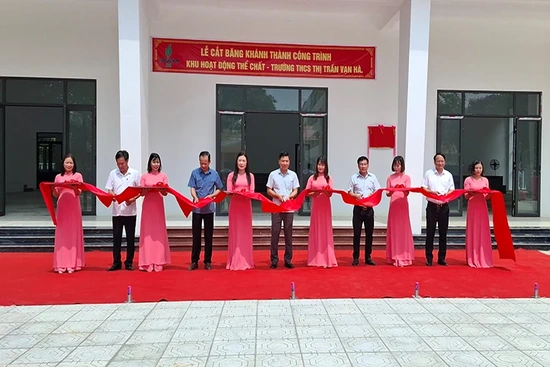 Khánh thành Khu hoạt động thể chất Trường THCS Thị trấn Vạn Hà 