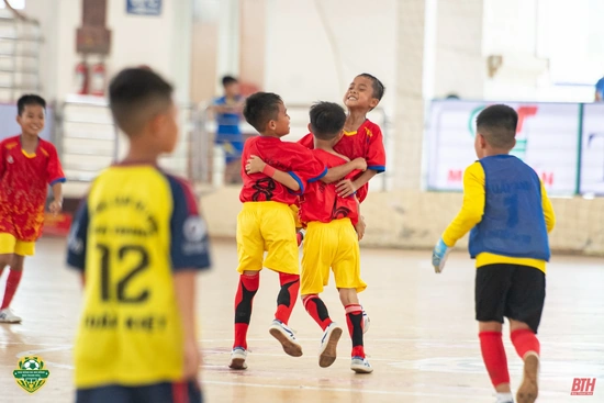 Kịch tính phút chót, lứa tuổi U8 xác định được 8 đội vào tứ kết