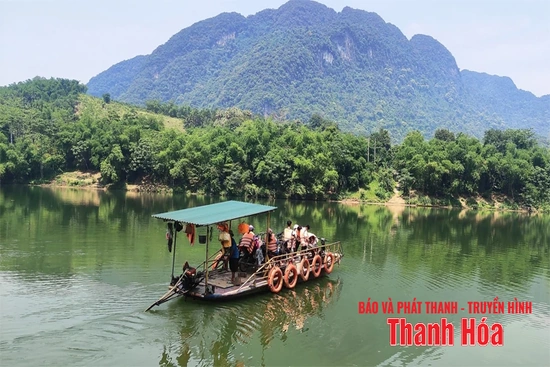 Vượt Mã giang đi tìm chữ