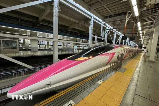 Nhật Bản: Tàu Shinkansen gặp sự cố, hàng nghìn người bị ảnh hưởng