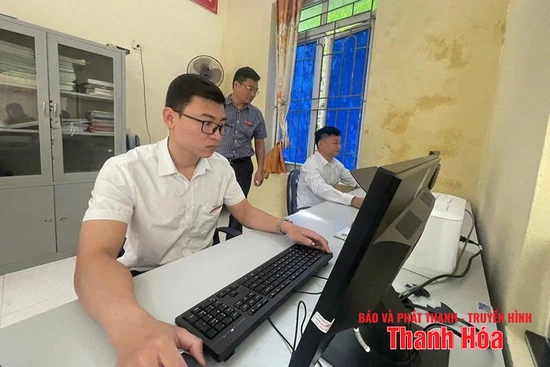 Cán bộ biệt phái lên vùng biên