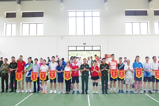 Giải thể thao chào mừng 80 năm Ngày truyền thống LLVT tỉnh Thanh Hóa
