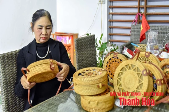 Người “thổi hồn” cho cây song