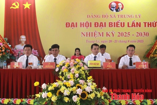 Phó Chủ tịch Thường trực HĐND tỉnh Lê Tiến Lam dự Đại hội Đại biểu Đảng bộ xã Trung Lý