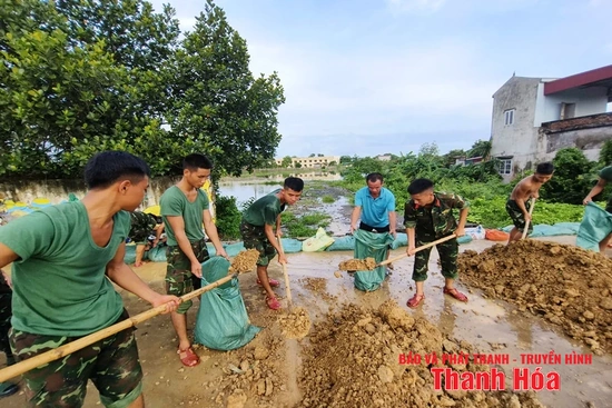 Xã Hoạt Giang: Huy động lực lượng chống tràn đê