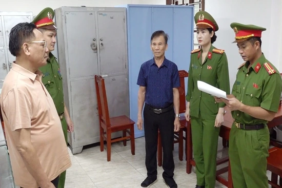 Bắt khẩn cấp Chủ tịch HĐQT kiêm Tổng Giám đốc Công ty TNHH tập đoàn bất động sản Đông Á Cao Tiến Đoan