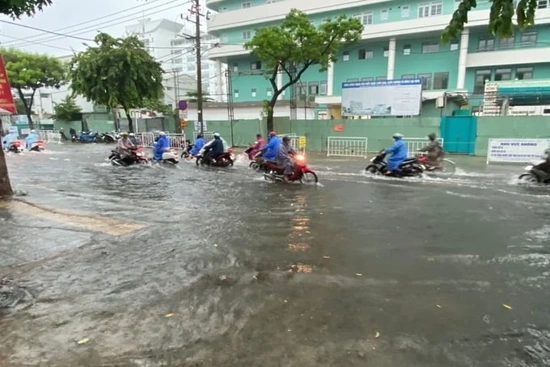 Hướng dẫn đảm bảo an toàn trước diễn biến thời tiết phức tạp trong dịp nghỉ lễ Quốc khánh 2/9