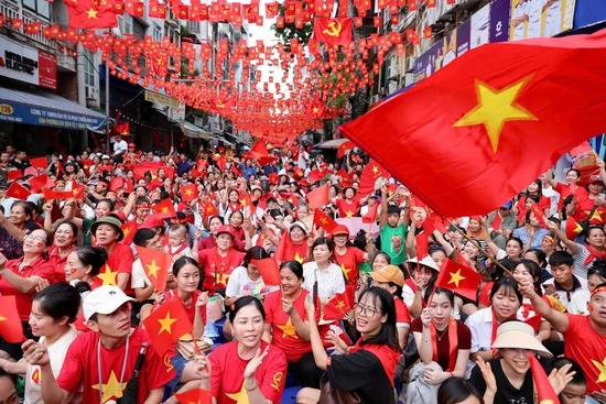 Bảo đảm tặng quà cho người dân kịp thời, đúng đối tượng, không trùng lặp