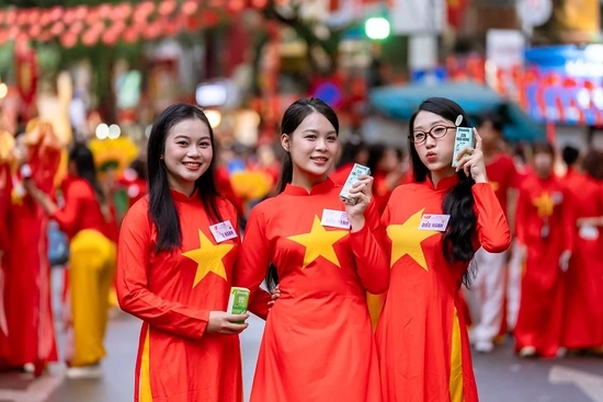 Vinamilk hòa nhịp cùng triệu trái tim mừng 80 năm Quốc khánh