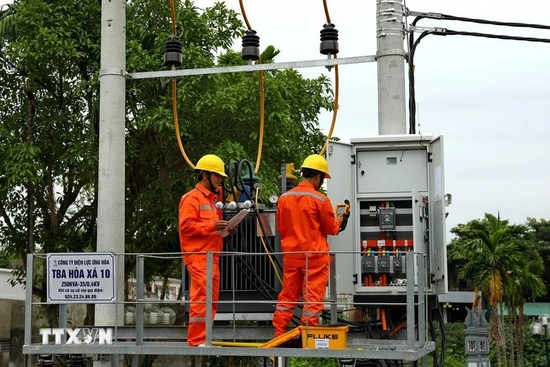 Bộ Công Thương đề xuất cơ chế cho EVN thu hồi lỗ thông qua giá điện