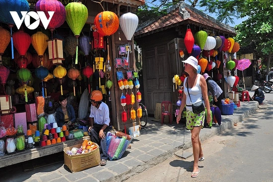 Du lịch Việt Nam đón gần 14 triệu lượt khách quốc tế trong 8 tháng
