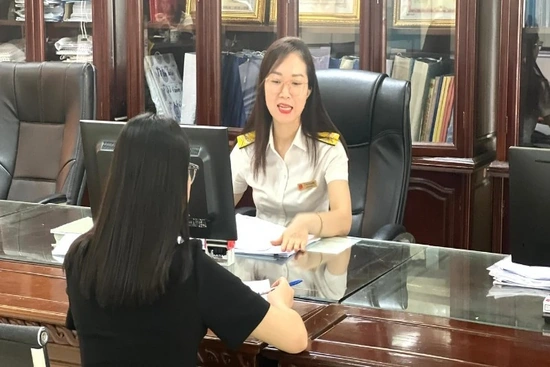 Bộ Tài chính bỏ đề xuất áp thuế 20% với bất động sản, giữ nguyên thuế chứng khoán
