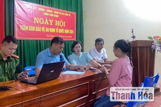 [Cập nhật] Các xã, phường tiếp tục trao quà Tết Độc lập đến Nhân dân, phấn đấu hoàn thành đúng tiến độ