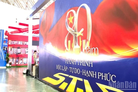 Kéo dài thời gian triển lãm “80 năm hành trình Độc lập - Tự do - Hạnh phúc” đến ngày 15/9