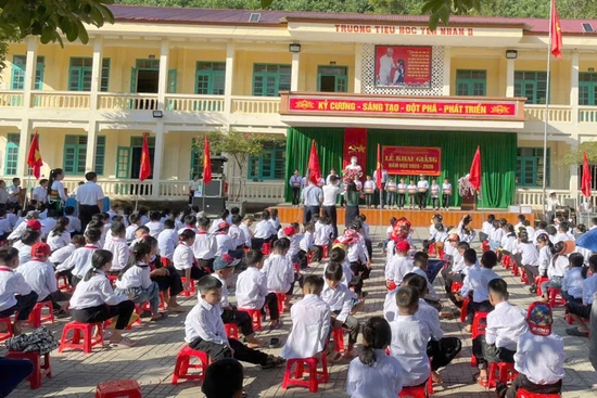 Bảo đảm an toàn Lễ khai giảng năm học mới ở vùng lũ Yên Nhân