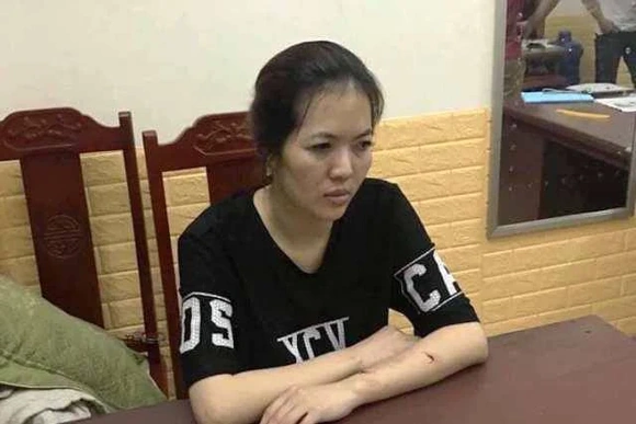 Một cán bộ tòa án huyện bị người yêu đâm tử vong trên ô tô
