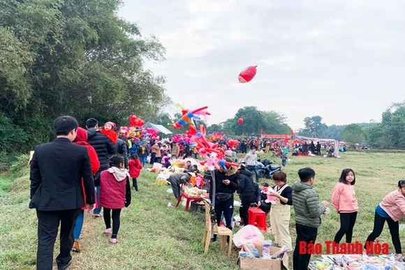 Độc đáo chợ Chuộng