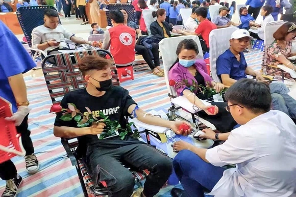 Như Xuân: Thu được 431 đơn vị máu trong Ngày hội hiến máu “Giọt hồng Valentine” 2020
