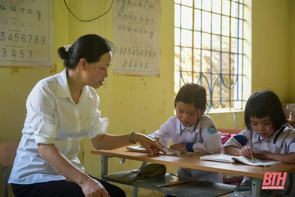 Những “bông hoa” gieo chữ nơi đại ngàn