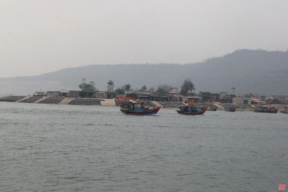 Tất cả tàu thuyền Thanh Hóa đã nắm được thông tin về cơn bão số 13 và duy trì liên lạc