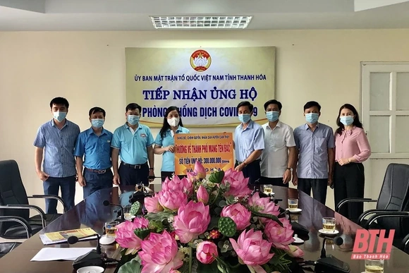 Ủy ban MTTQ tỉnh tiếp nhận ủng hộ thành phố mang tên Bác