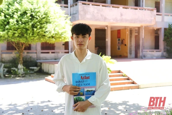 Cậu học trò nghèo và danh hiệu thủ khoa khối C của tỉnh Thanh Hóa