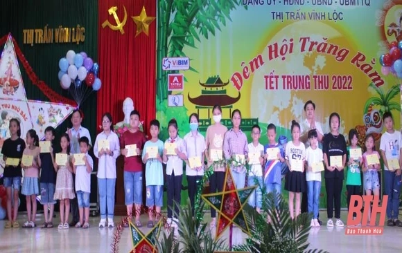 Thị trấn Vĩnh Lộc tổ chức “Đêm hội trăng rằm”
