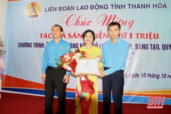 Chúc mừng tác giả sáng kiến thứ 1 triệu trong Chương trình “1 triệu sáng kiến - nỗ lực vượt khó, sáng tạo, quyết tâm chiến thắng đại dịch COVID-19”