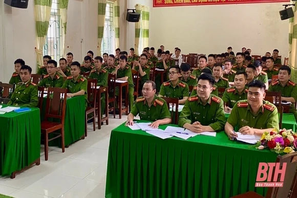 Bồi dưỡng tiếng dân tộc Thái cho 74 cán bộ, chiến sĩ công an xã, thị trấn 