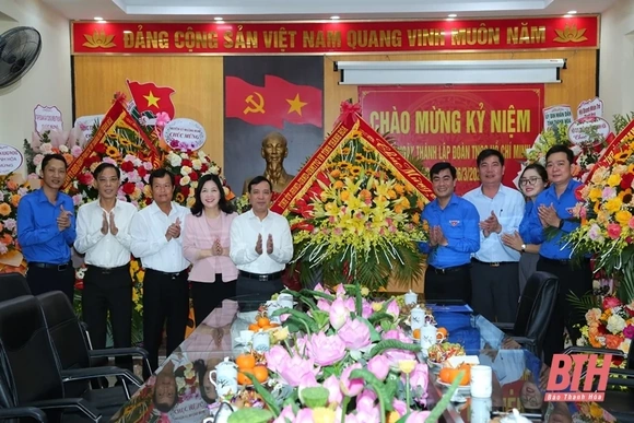 Phó Bí thư Thường trực Tỉnh ủy Lại Thế Nguyên thăm, chúc mừng  Tỉnh đoàn Thanh Hóa