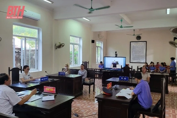 TAND huyện Ngọc Lặc xét xử trực tuyến 5 vụ án hình sự