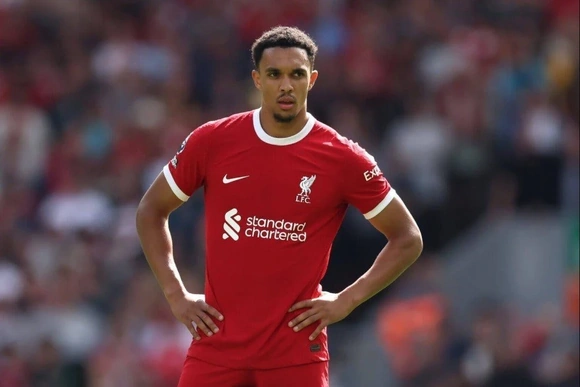 Vai trò kép của Trent Alexander-Arnold: con dao hai lưỡi của Liverpool