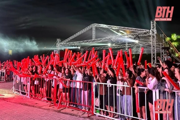 Sôi động Ngày hội Sinh viên Uni Tour năm 2023