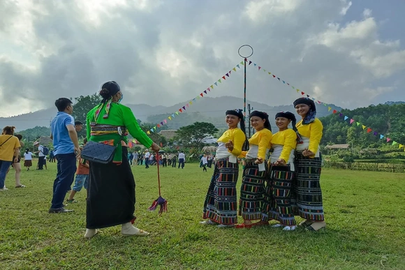 Quả còn mùa xuân
