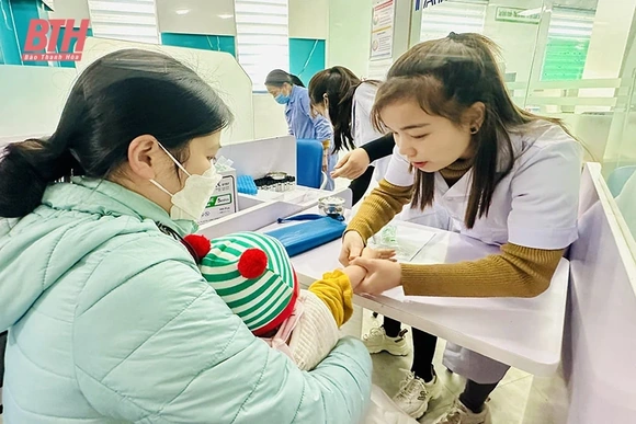 Phòng, chống dịch bệnh thời điểm giao mùa cho trẻ