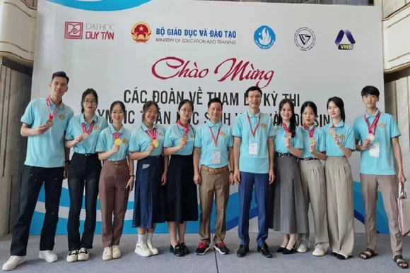 Sinh viên Trường Đại học Hồng Đức giành 2 HCV tại kỳ thi Olympic Toán học sinh viên và học sinh toàn quốc lần thứ 30