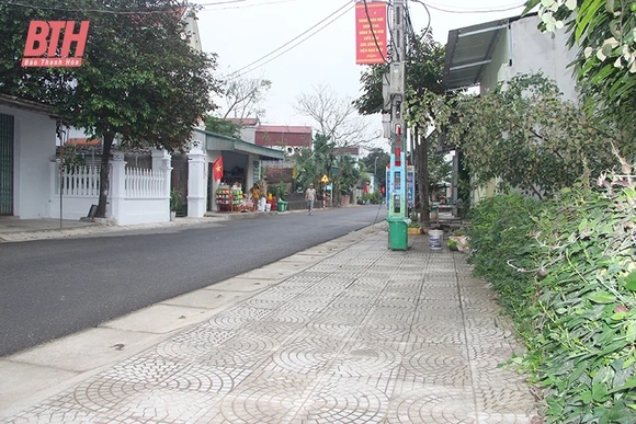 Rộng lòng người, thoáng lòng đường