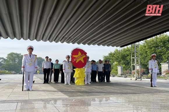 Lasuco dâng hương tưởng niệm Mẹ Việt Nam Anh hùng và các Anh hùng liệt sĩ