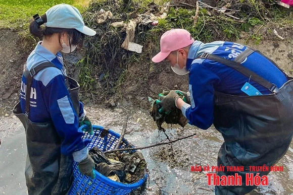 Vẽ bức tranh đẹp về tuổi trẻ giàu khát vọng