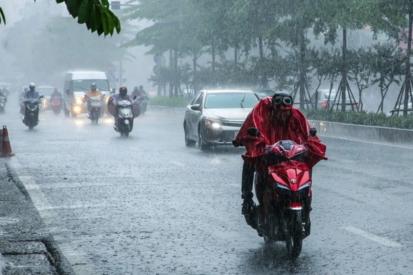 Biển Đông sắp đón bão, miền Bắc có nguy cơ mưa lớn