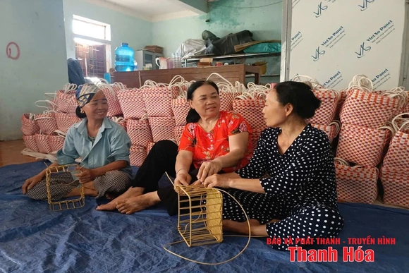 Người phụ nữ khuyết tật giàu lòng nhân ái