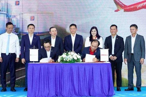 Vietjet tiên phong tiêu thụ sản phẩm SAF của Petrolimex, bước tiến quan trọng trong hành trình chuyển đổi xanh của ngành hàng không Việt Nam