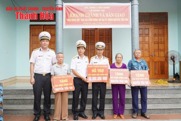 Bàn giao nhà đồng đội cho quân nhân có hoàn cảnh khó khăn