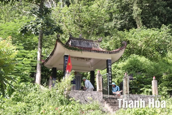 Hướng về nguồn cội, tri ân người có công