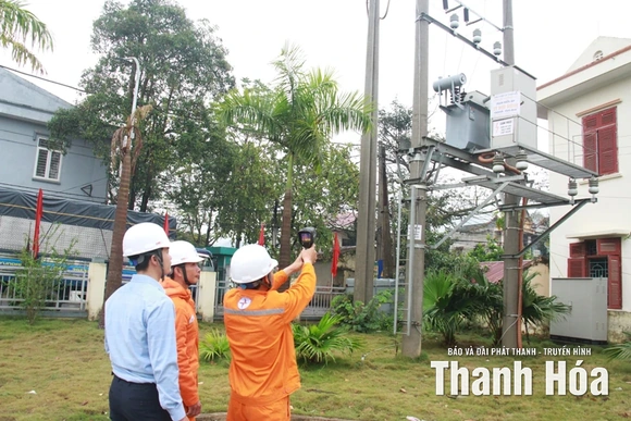 Đảm bảo cung ứng điện cho các xã biên giới trong mùa mưa lũ