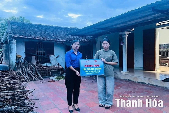 Tiếp sức đến trường
