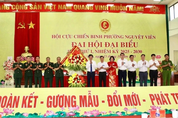 Nêu cao tinh thần tự lực, tự cường, gương mẫu đi đầu, góp phần xây dựng Nguyệt Viên trở thành phường kiểu mẫu